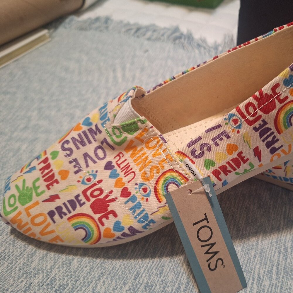 NEW TOMS Alpargata Unity Love Wins Pride Rainbow Slip on Canvas Shoes Sz W 7.5